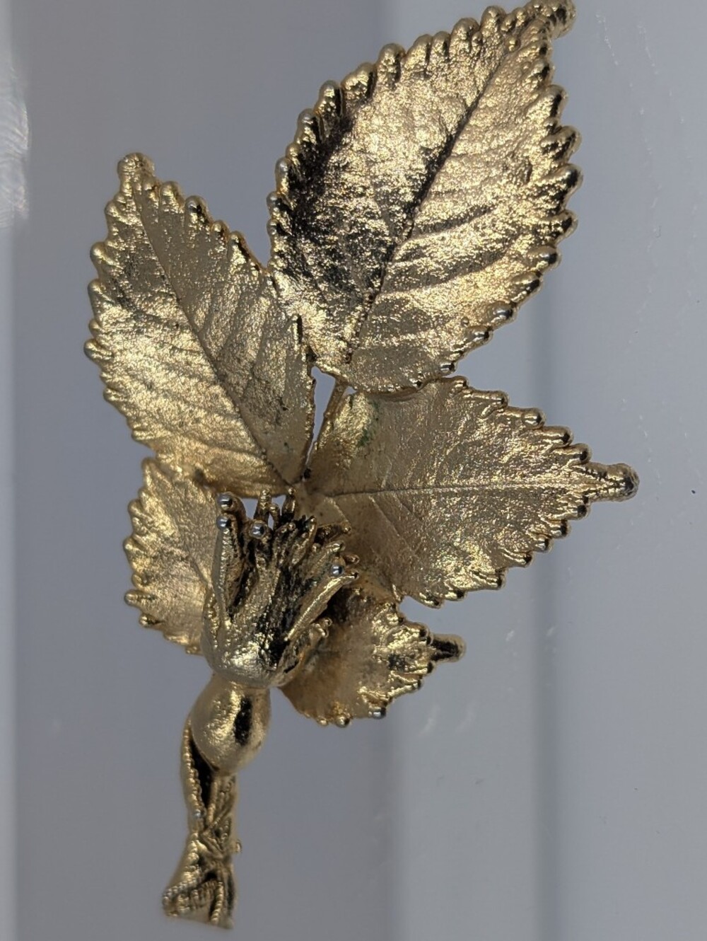 Vintage Gold Tone Leaf & Flower Bud Brooch Pin C49 - Picture 6 of 6